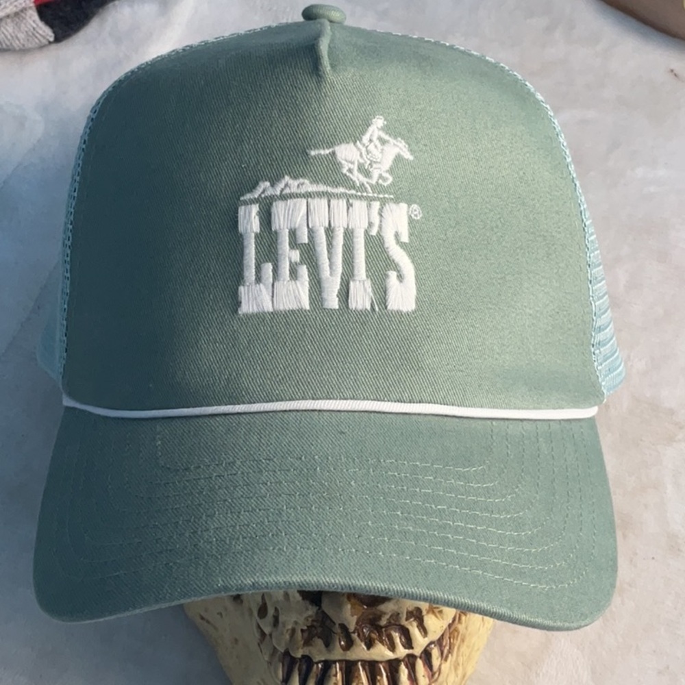 Levi's Mint Green Cap mesh trucker hat